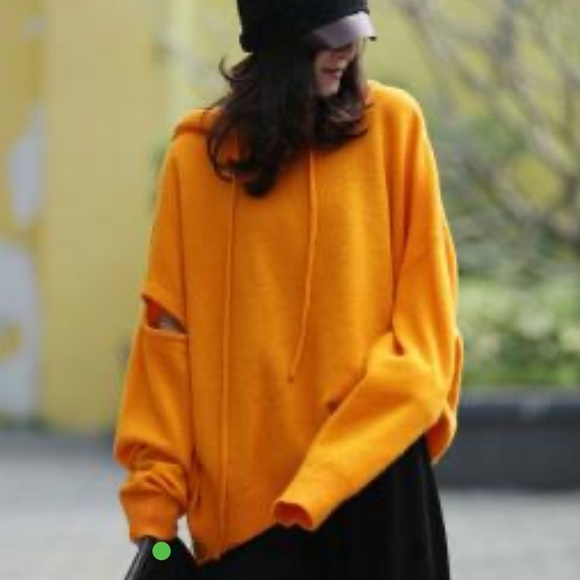 Buykud Sweaters - Oversized Cozy Hooded Sweater